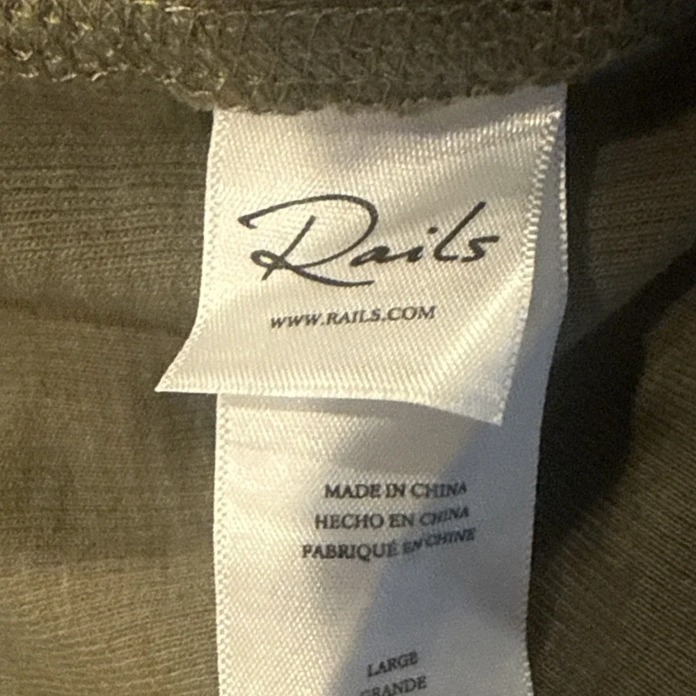 Rails rhys men